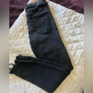 Women’s American Eagle ripped skinny jeans 6